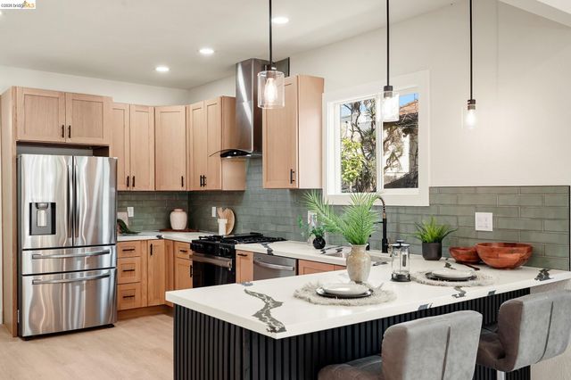 760 53Rd St, Oakland, CA 94609