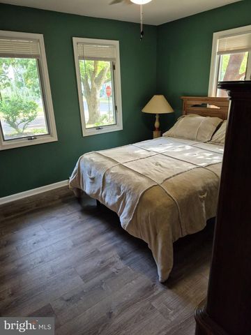 418 CHESTNUT ST, Delran, NJ 08075