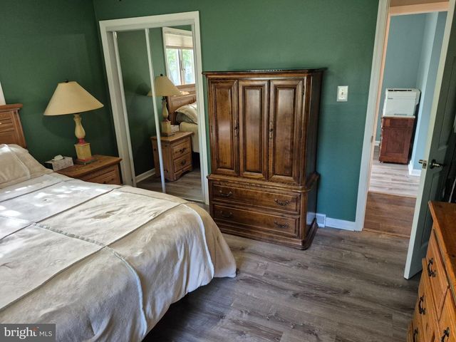 418 CHESTNUT ST, Delran, NJ 08075