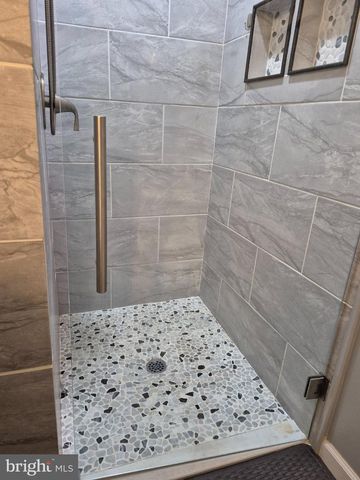 418 CHESTNUT ST, Delran, NJ 08075