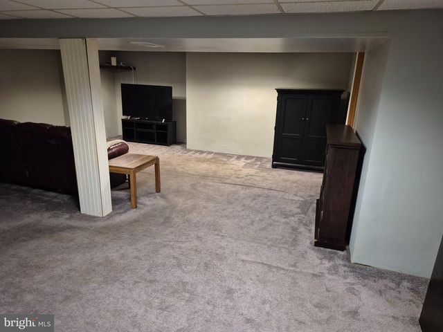 418 CHESTNUT ST, Delran, NJ 08075