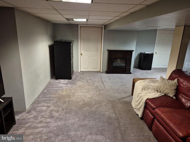 418 CHESTNUT ST, Delran, NJ 08075