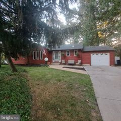 418 CHESTNUT ST, Delran, NJ 08075