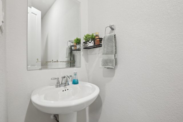 8119 Purple Aster PASS, Lago Vista, TX 78645