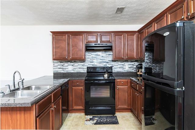 504 Simpson Place Drive, Forest Park, GA 30297