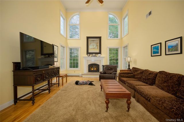 28 Heritage Court, Tuxedo Park, NY 10987