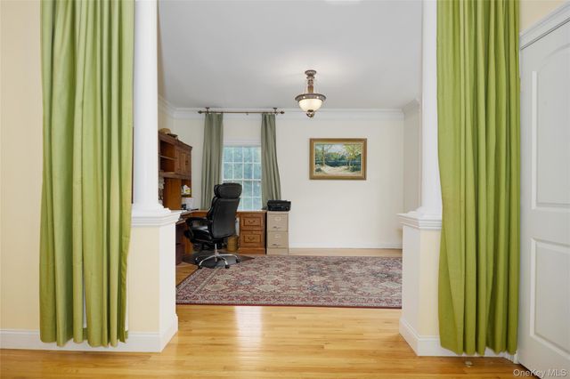 28 Heritage Court, Tuxedo Park, NY 10987