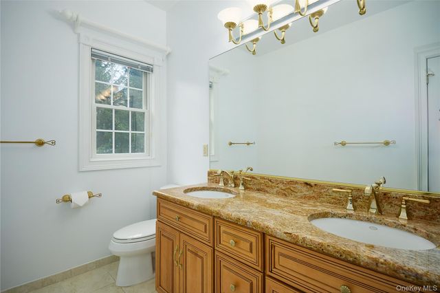 28 Heritage Court, Tuxedo Park, NY 10987