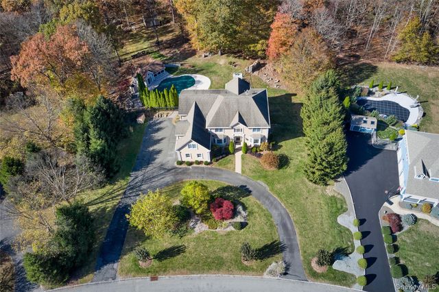 28 Heritage Court, Tuxedo Park, NY 10987