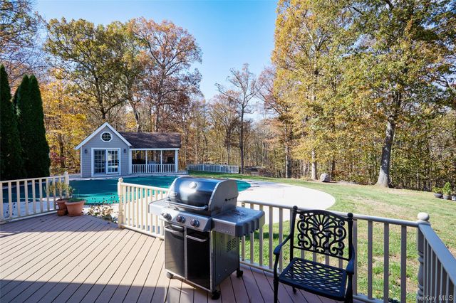 28 Heritage Court, Tuxedo Park, NY 10987