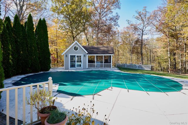 28 Heritage Court, Tuxedo Park, NY 10987