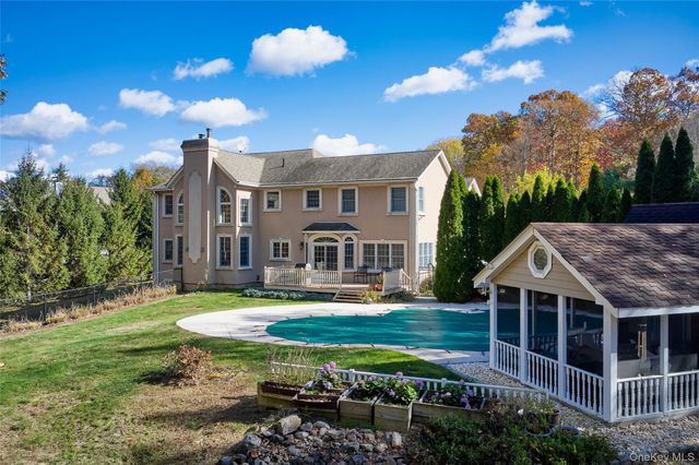 28 Heritage Court, Tuxedo Park, NY 10987
