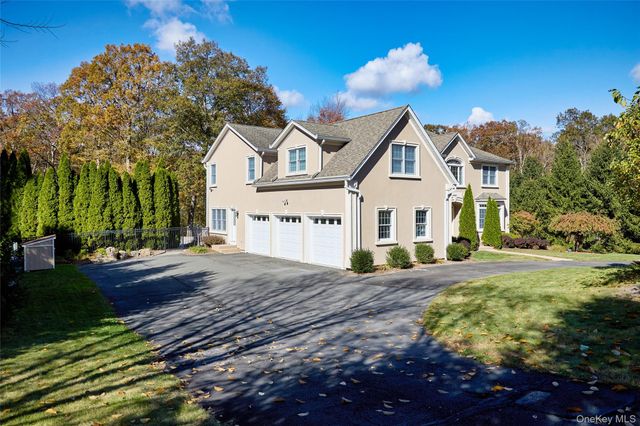 28 Heritage Court, Tuxedo Park, NY 10987