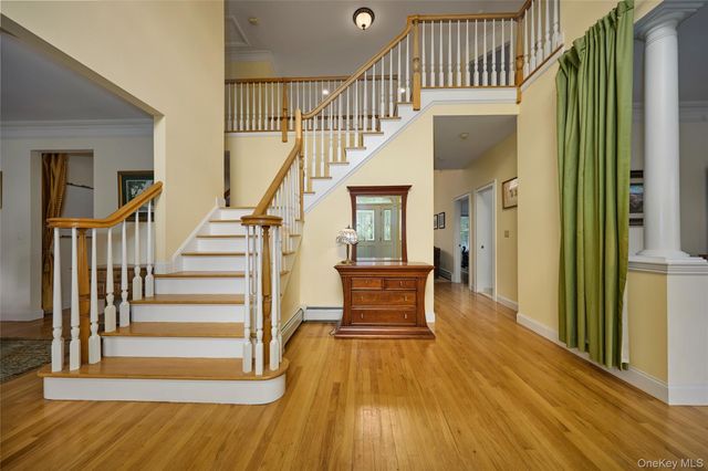 28 Heritage Court, Tuxedo Park, NY 10987