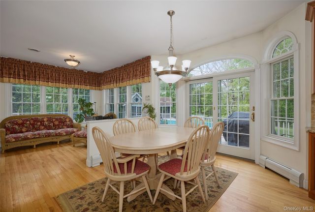 28 Heritage Court, Tuxedo Park, NY 10987