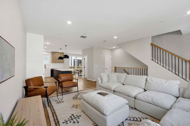 944 Beloit Avenue 4, Forest Park, IL 60130