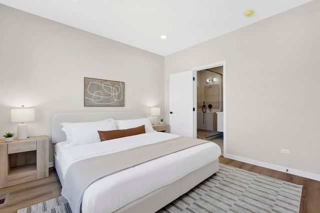 944 Beloit Avenue 4, Forest Park, IL 60130