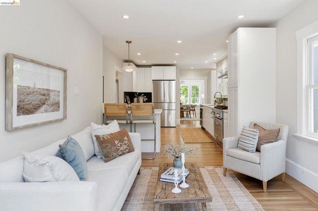 223 Park View Ave, Piedmont, CA 94610