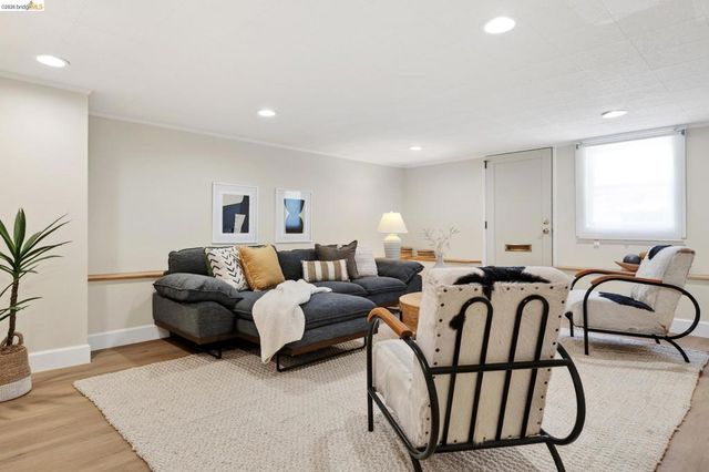 223 Park View Ave, Piedmont, CA 94610