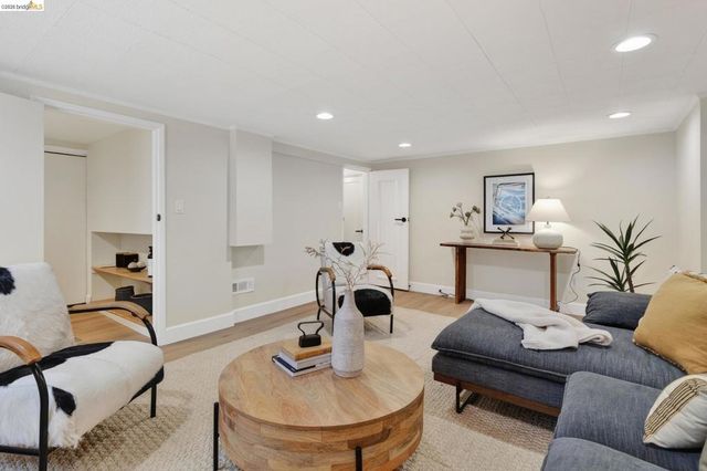 223 Park View Ave, Piedmont, CA 94610
