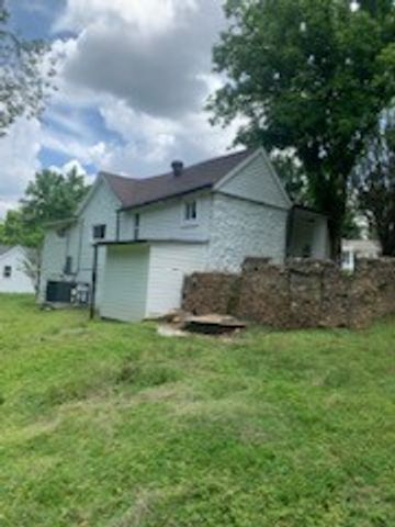 418 Market St, Clarksville, TN 37042