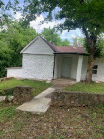 418 Market St, Clarksville, TN 37042