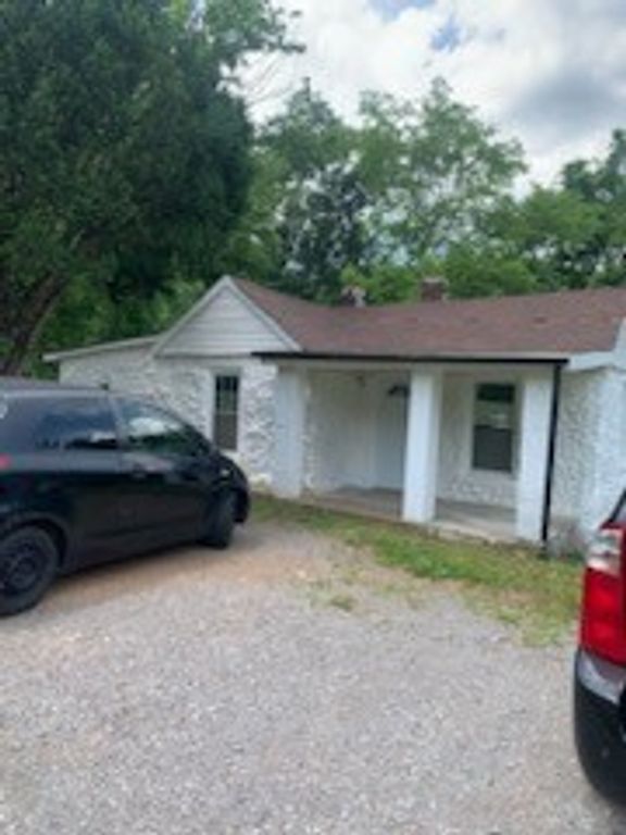 418 Market St, Clarksville, TN 37042