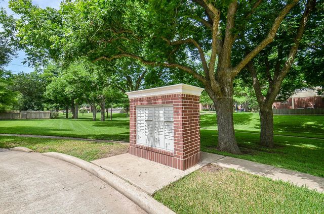 3815 Meadow Spring Drive, Sugar Land, TX 77479