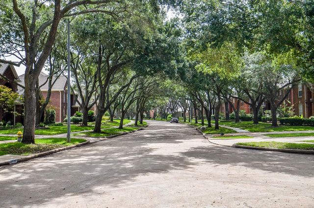 3815 Meadow Spring Drive, Sugar Land, TX 77479