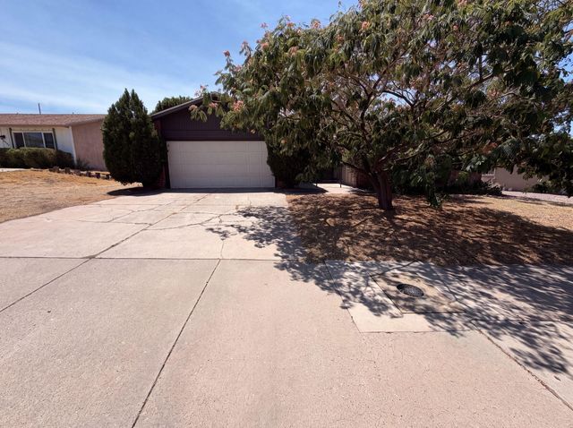 6908 Welton Drive NE, Albuquerque, NM 87109