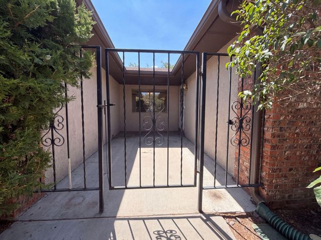 6908 Welton Drive NE, Albuquerque, NM 87109