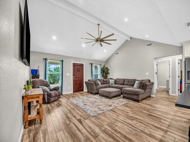 104 Turkey Creek Road, Mineral Wells, TX 76067