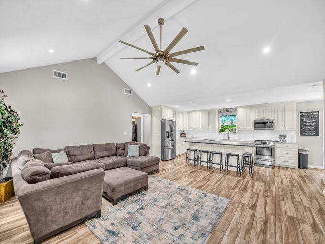 104 Turkey Creek Road, Mineral Wells, TX 76067