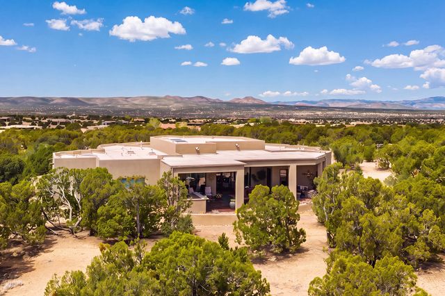 4 Rain Dance Court, Santa Fe, NM 87506