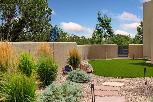 4 Rain Dance Court, Santa Fe, NM 87506