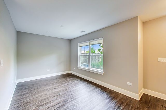 20 Webster Avenue C, Highwood, IL 60040