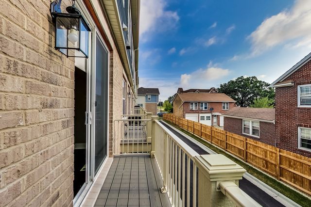 20 Webster Avenue C, Highwood, IL 60040