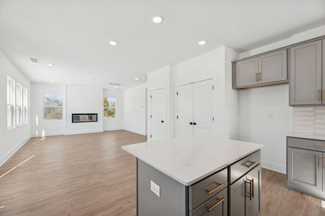 813 Easton Ln, Gallatin, TN 37066