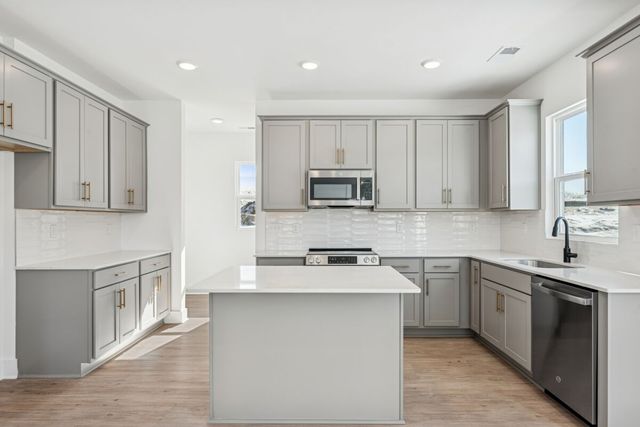 813 Easton Ln, Gallatin, TN 37066