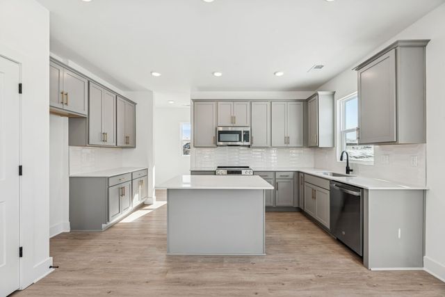 813 Easton Ln, Gallatin, TN 37066