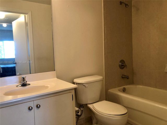 7290 NW 114th Ave 209-7, Doral, FL 33178