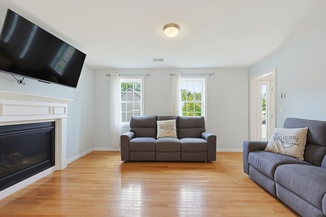 15 Willow Brook Lane, Blackstone, MA 01504