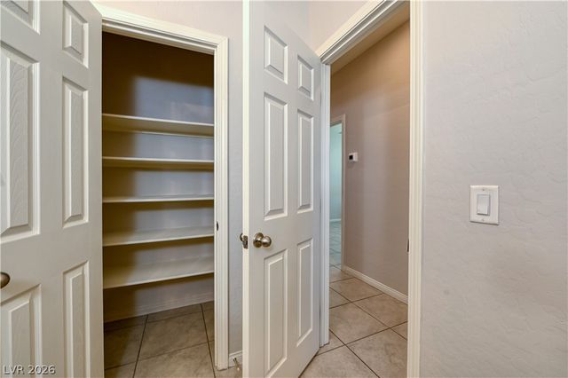 9609 Lexington Arch Street, Las Vegas, NV 89178
