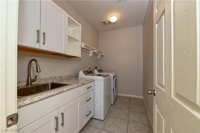 9609 Lexington Arch Street, Las Vegas, NV 89178
