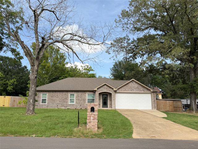 449 Cypress Street, Pittsburg, TX 75686