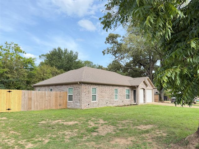 449 Cypress Street, Pittsburg, TX 75686