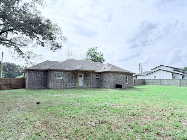 449 Cypress Street, Pittsburg, TX 75686