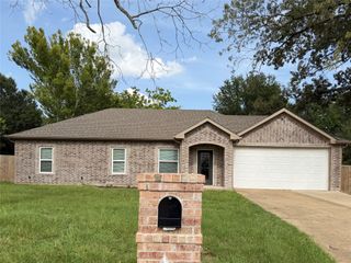 449 Cypress Street, Pittsburg, TX 75686
