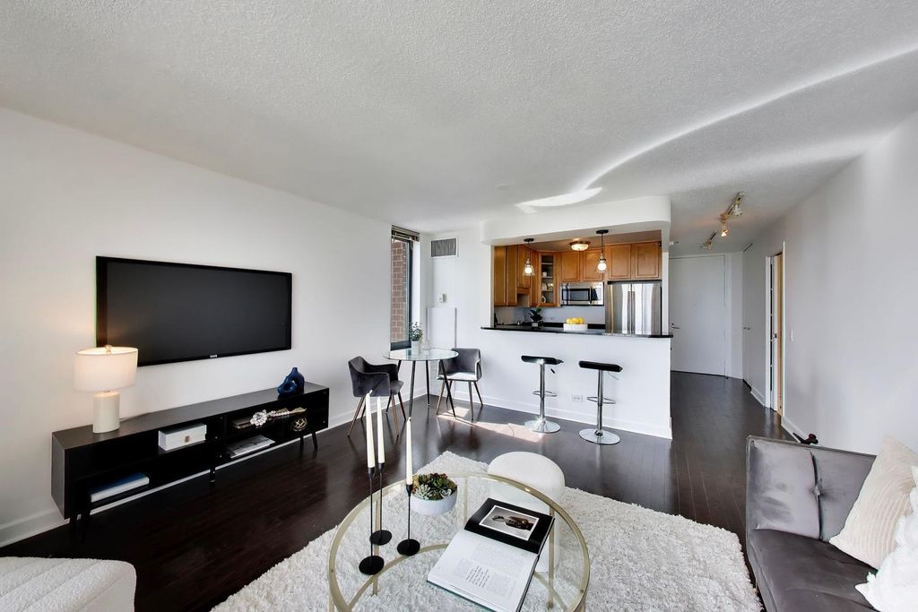 3660 N LAKE SHORE Drive 3307, Chicago, IL 60613 — photo 5