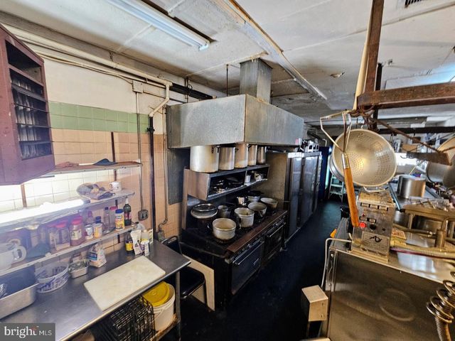192 S BROAD ST, Trenton, NJ 08608
